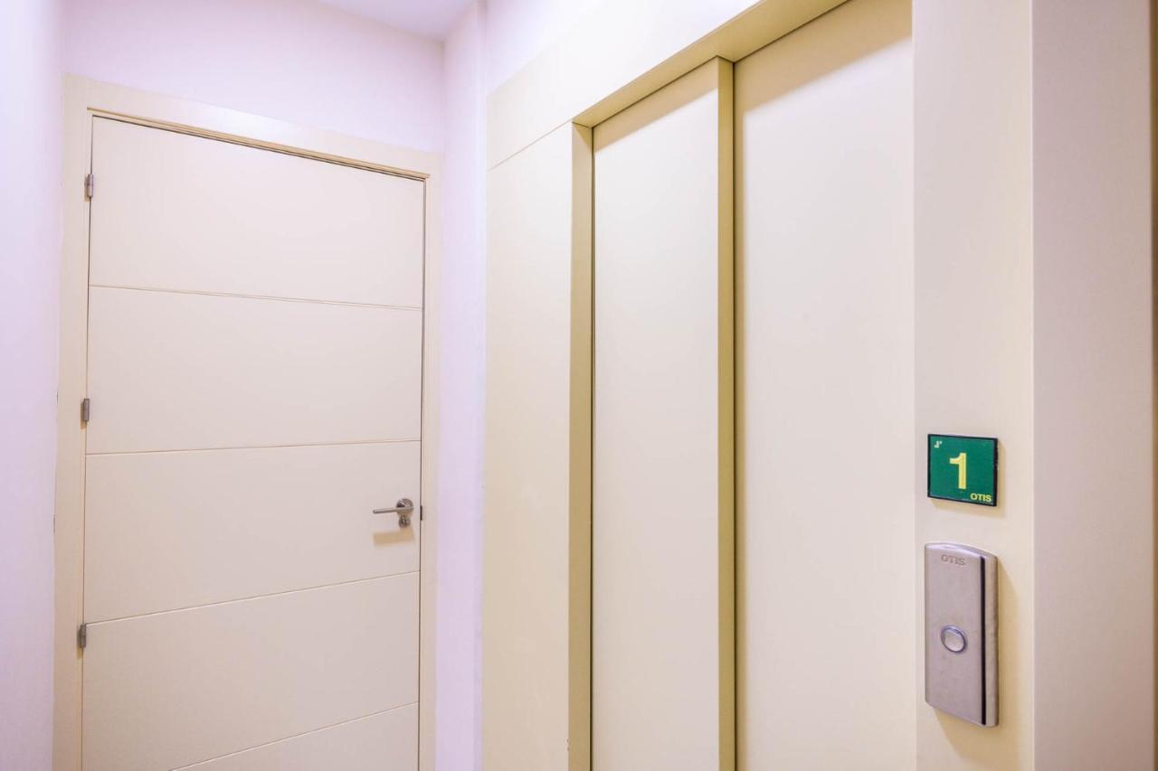 Apartamento Hercules - Vacacional Sevilla المظهر الخارجي الصورة